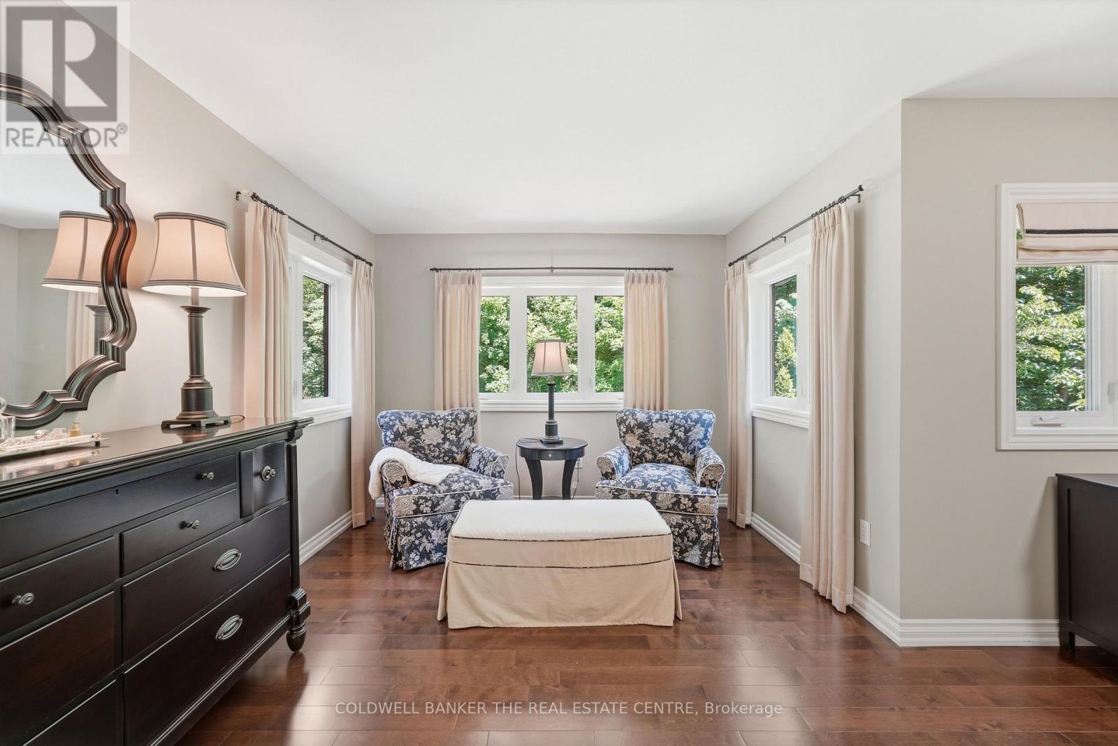 49 FALLING LEAF COURT - 25