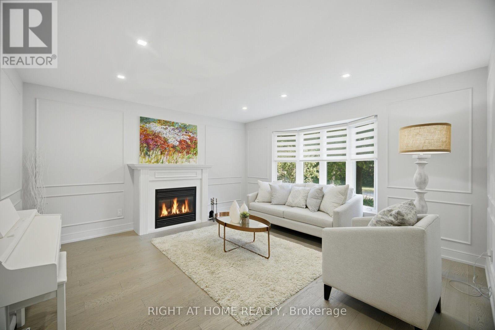 4 SIMMONS CRESCENT - 15