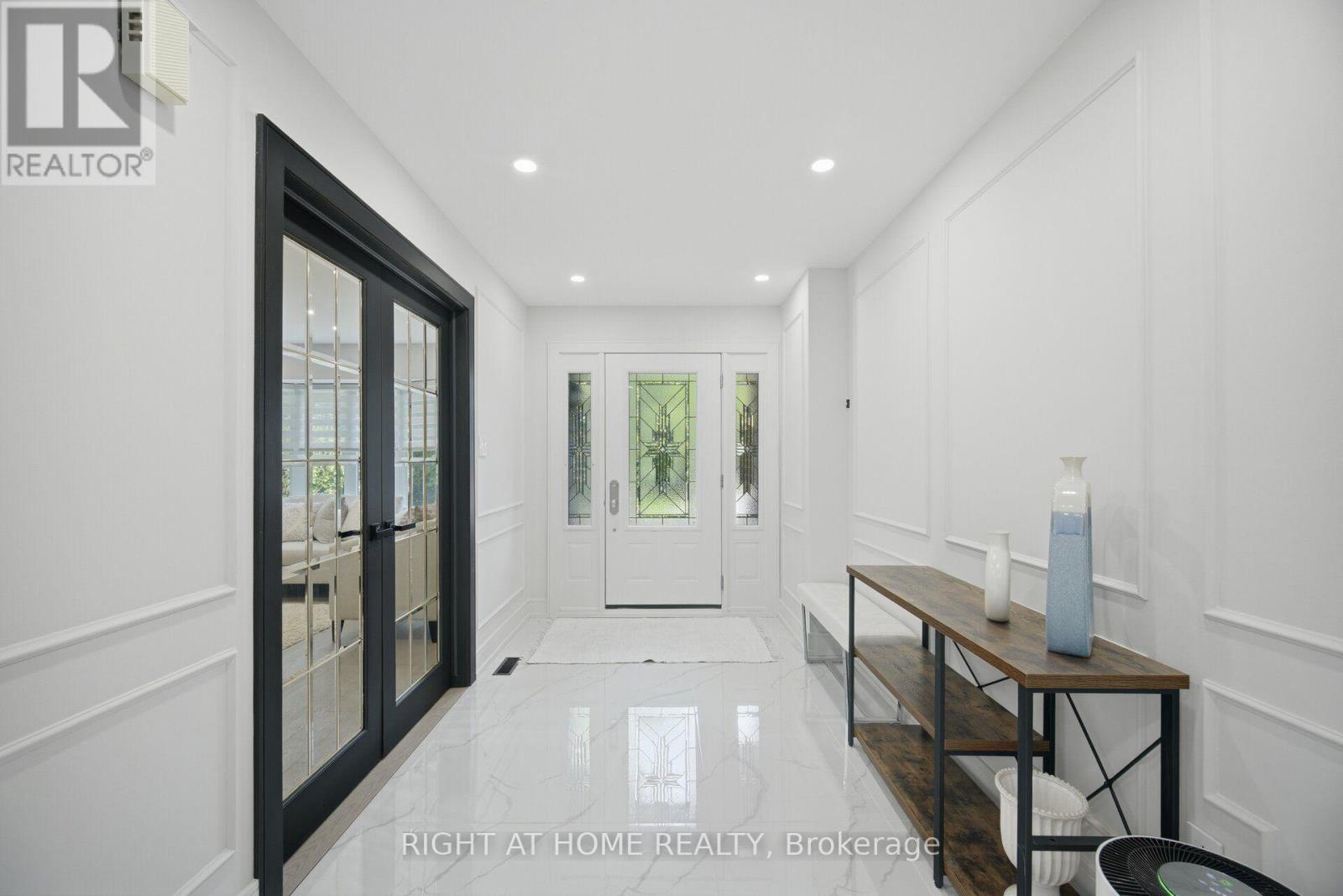 4 SIMMONS CRESCENT - 3