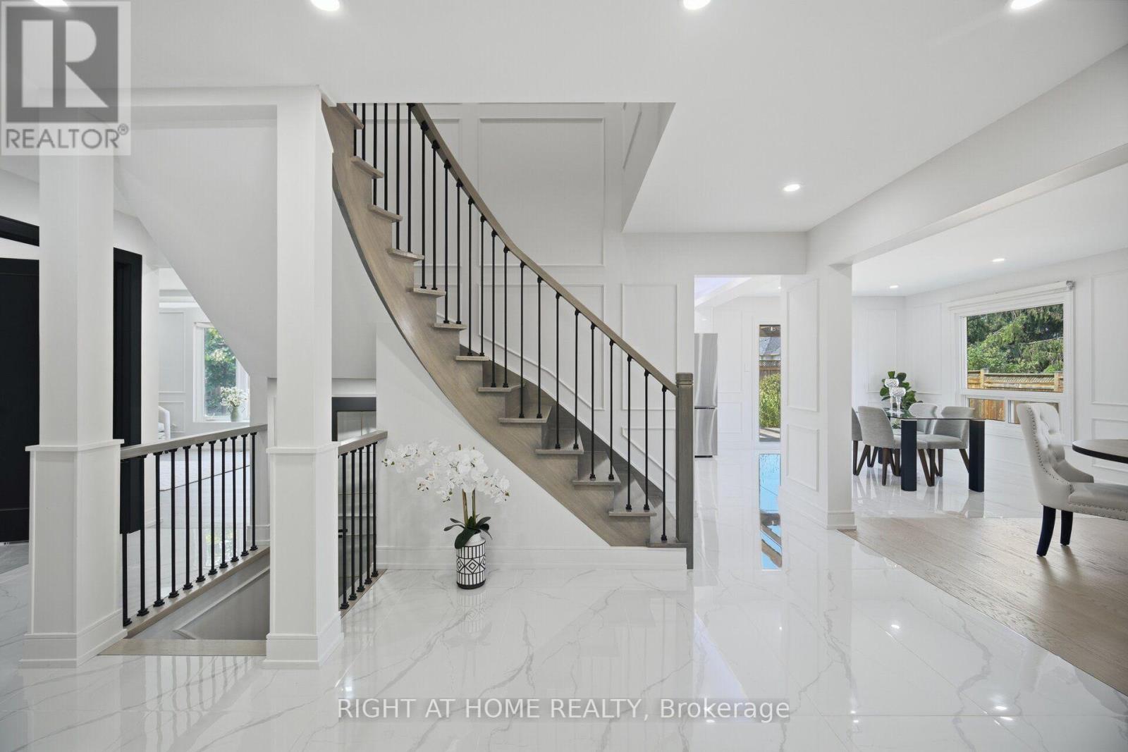 4 SIMMONS CRESCENT - 5