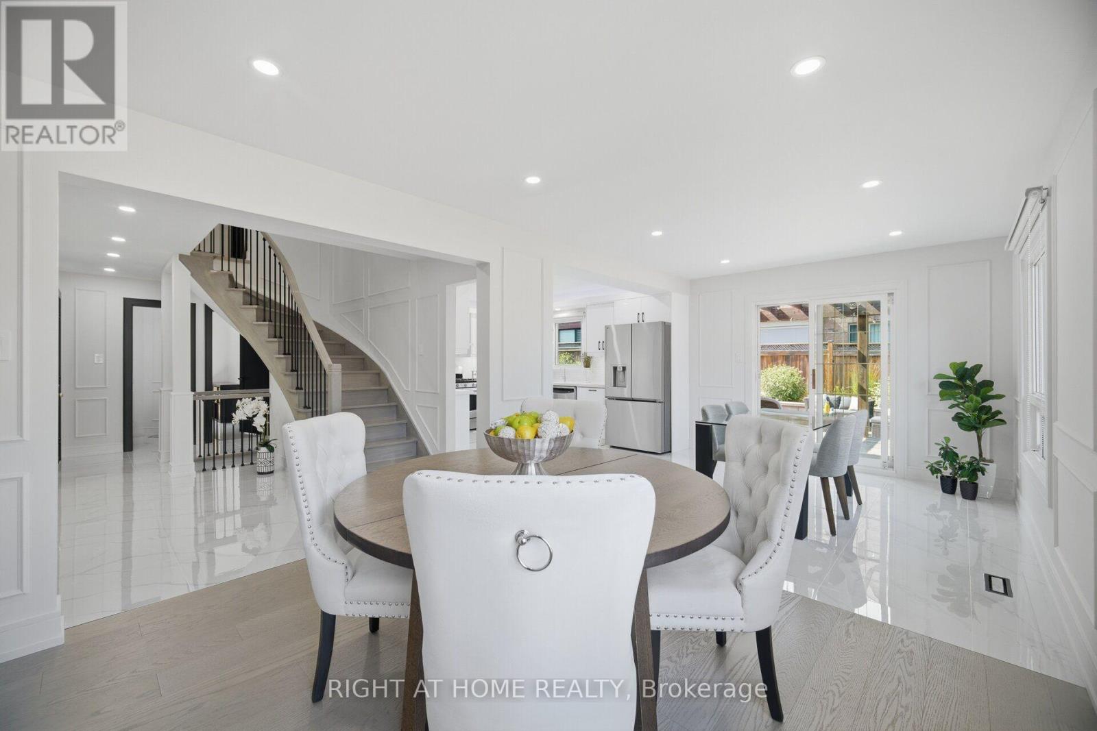 4 SIMMONS CRESCENT - 8