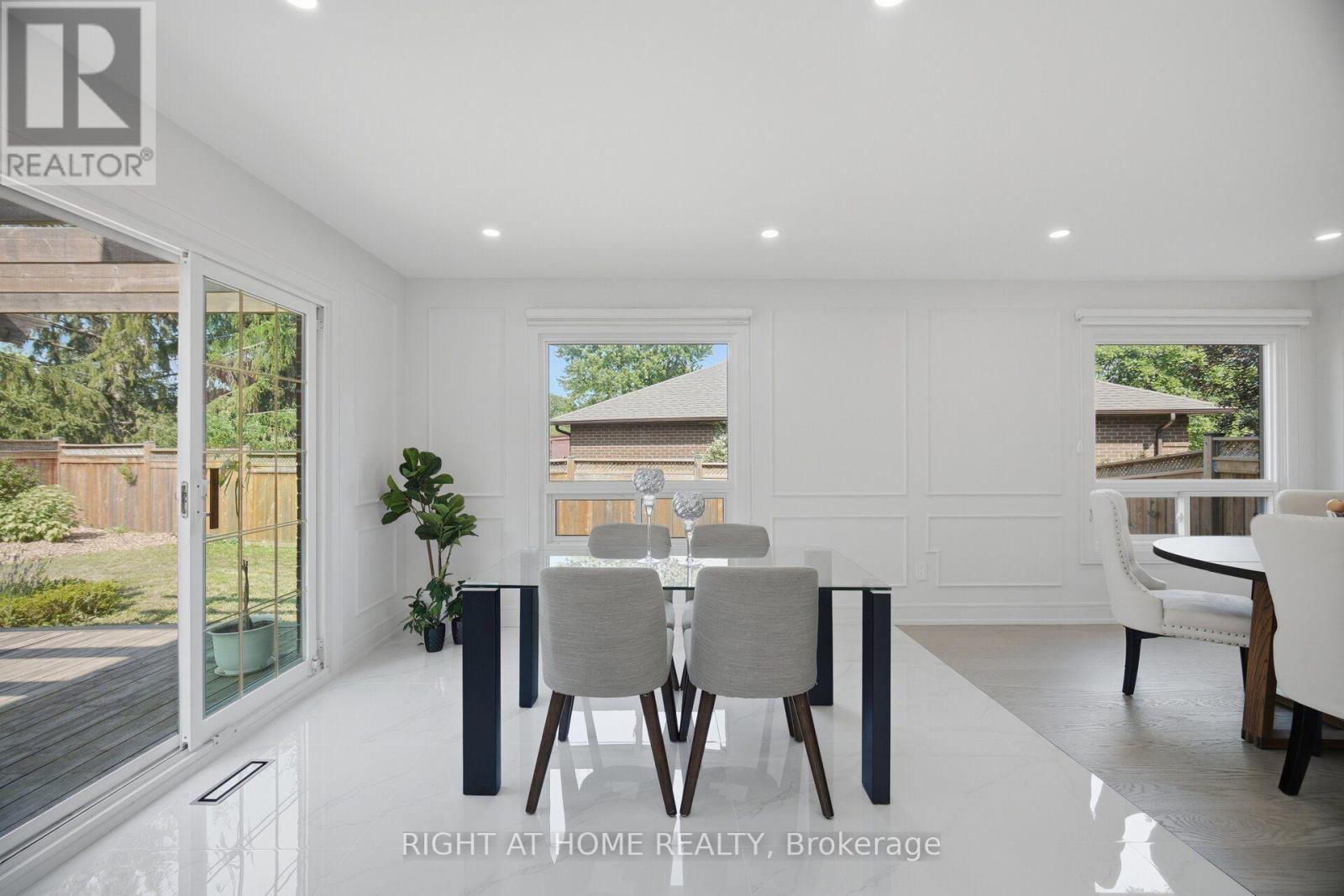 4 SIMMONS CRESCENT - 9