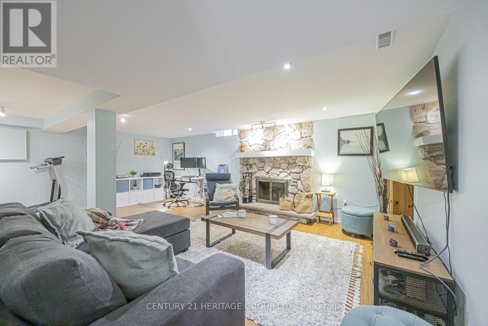 380 SELBY CRESCENT - 26