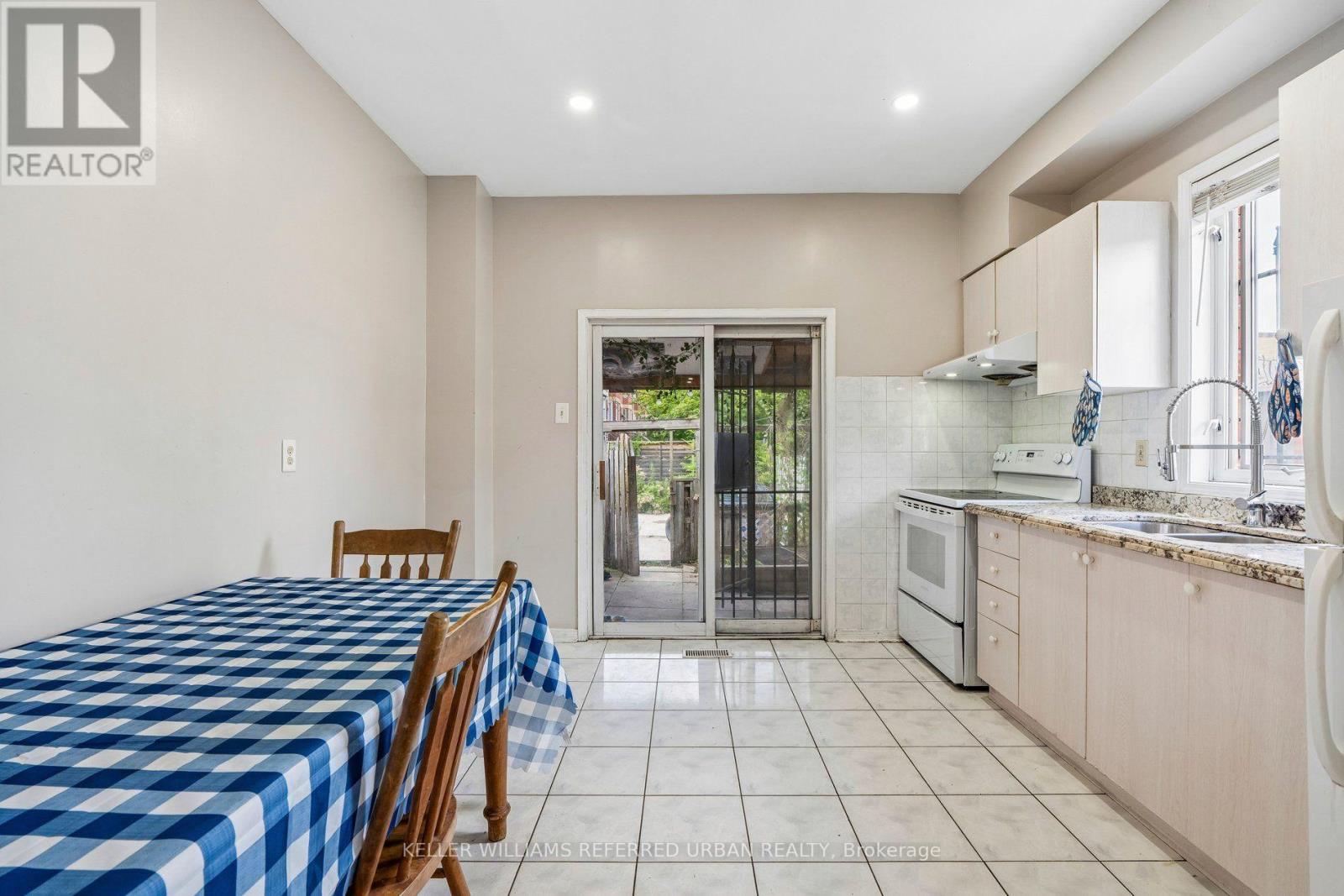 1508 DUPONT STREET - 14