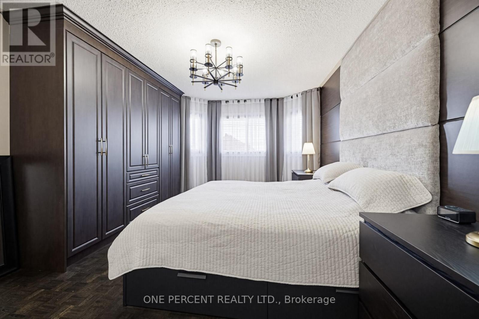 36 COACHWOOD MANOR COURT - 24