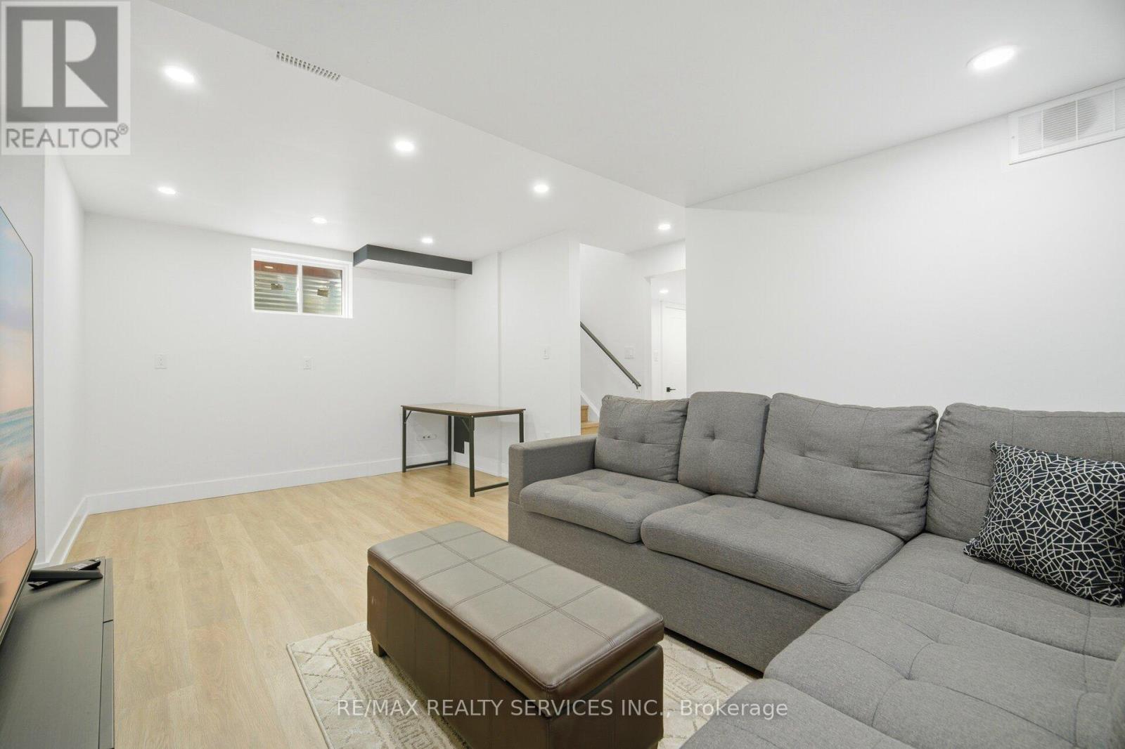 118 TUNDRA ROAD - 33