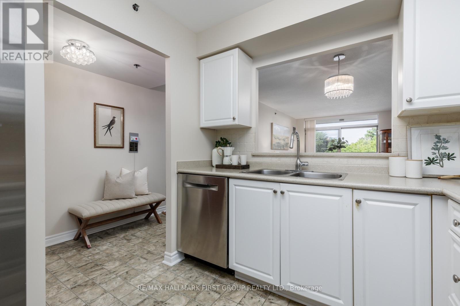 #1314 100 BURLOAK DRIVE - 4