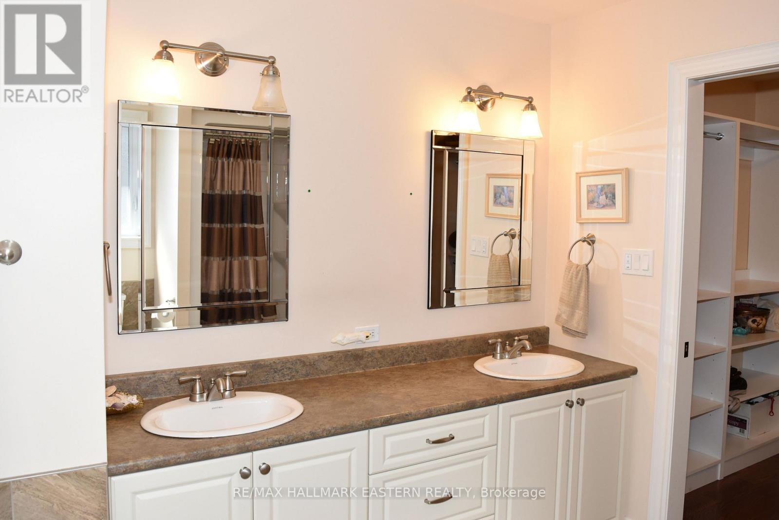 428 RAYMOND STREET - 21