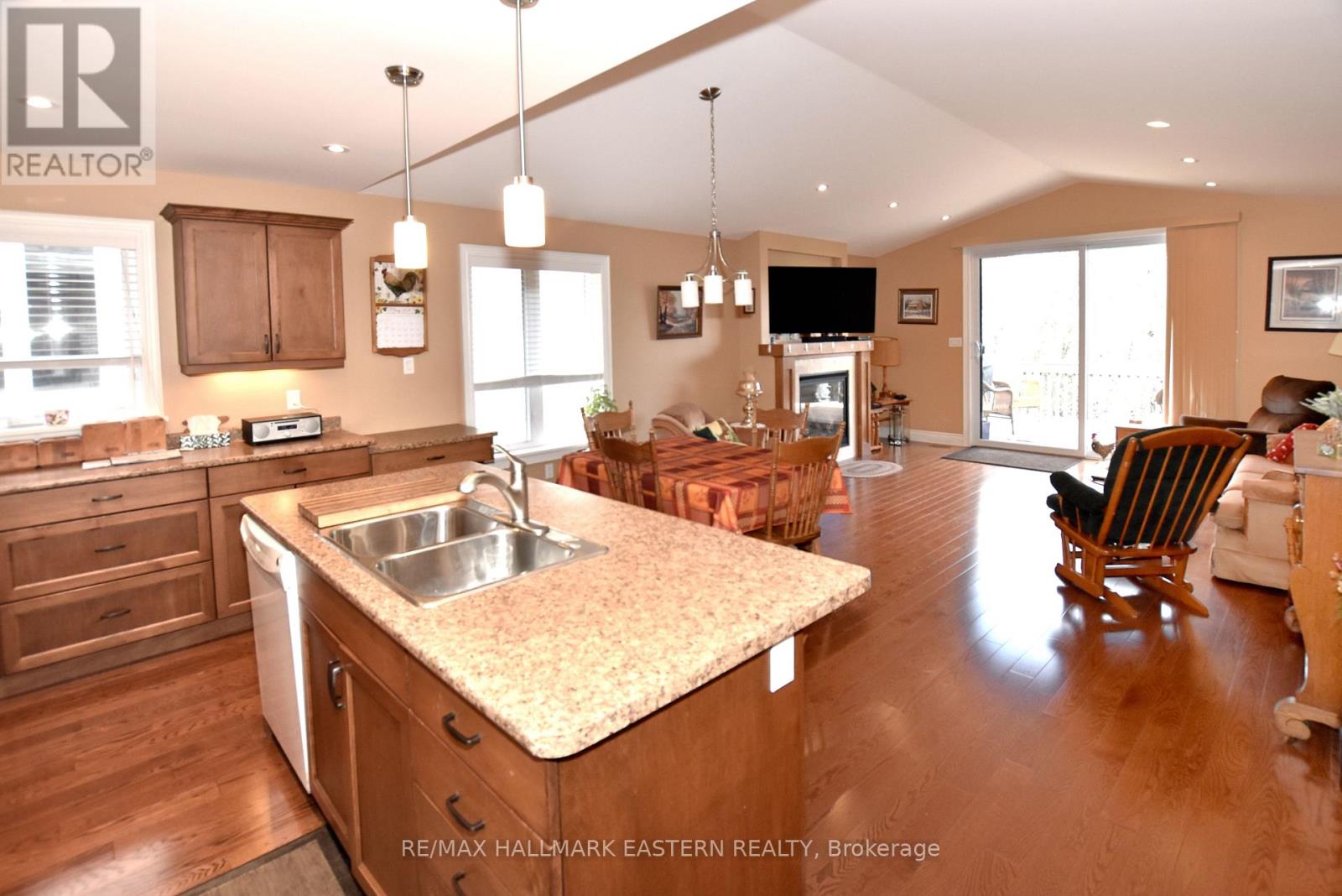 428 RAYMOND STREET - 7