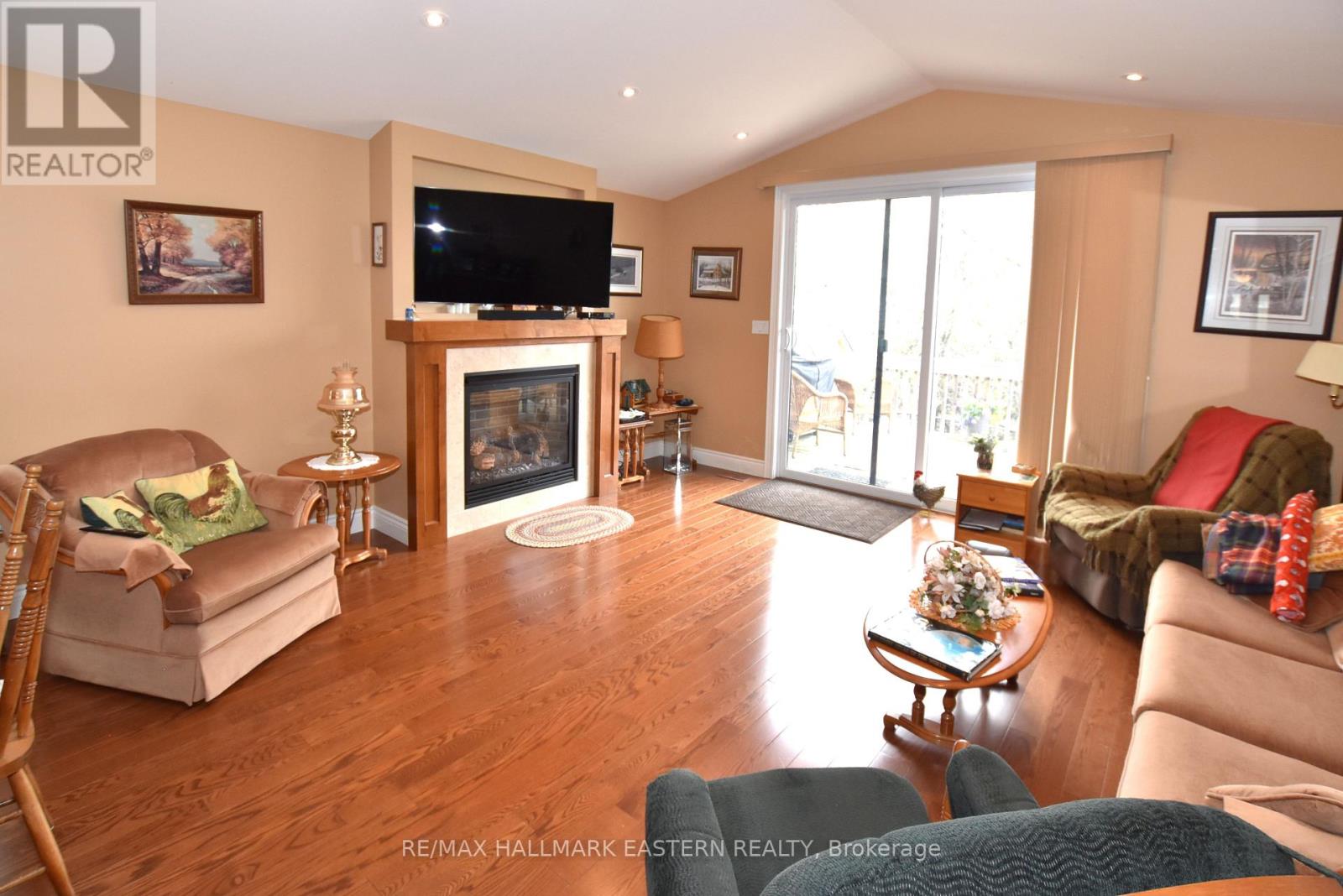 428 RAYMOND STREET - 8