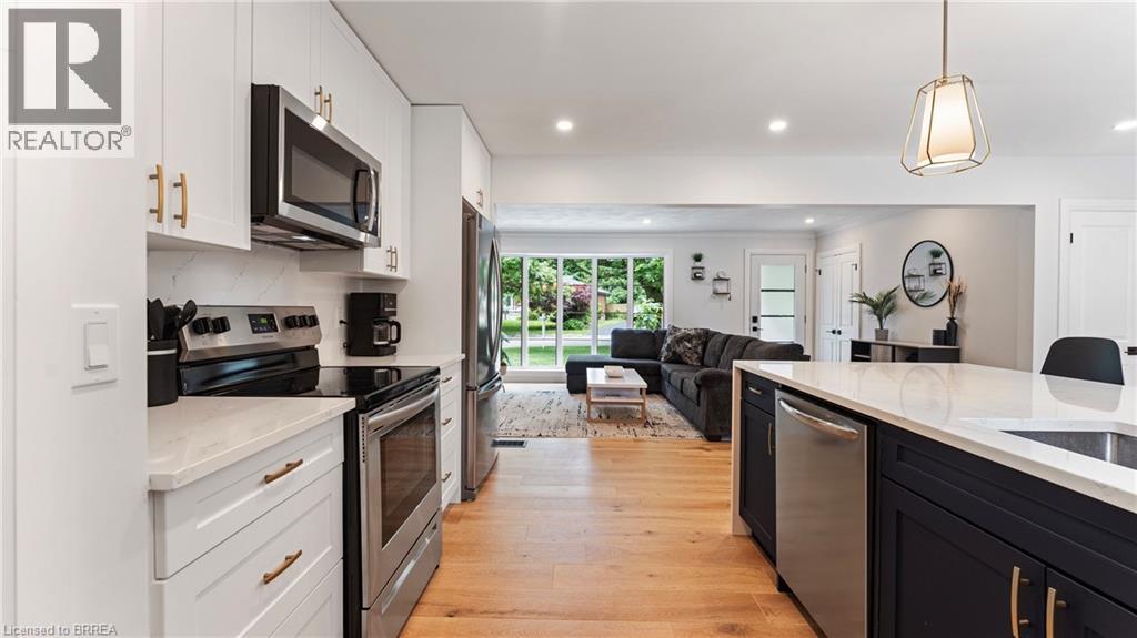 25 SENECA Crescent - 11