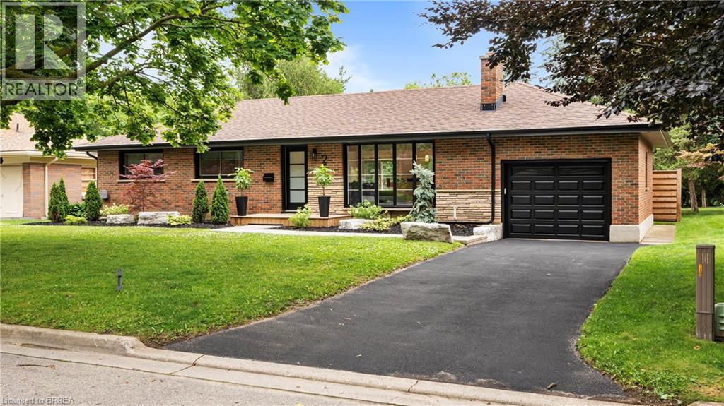 25 SENECA Crescent - 2