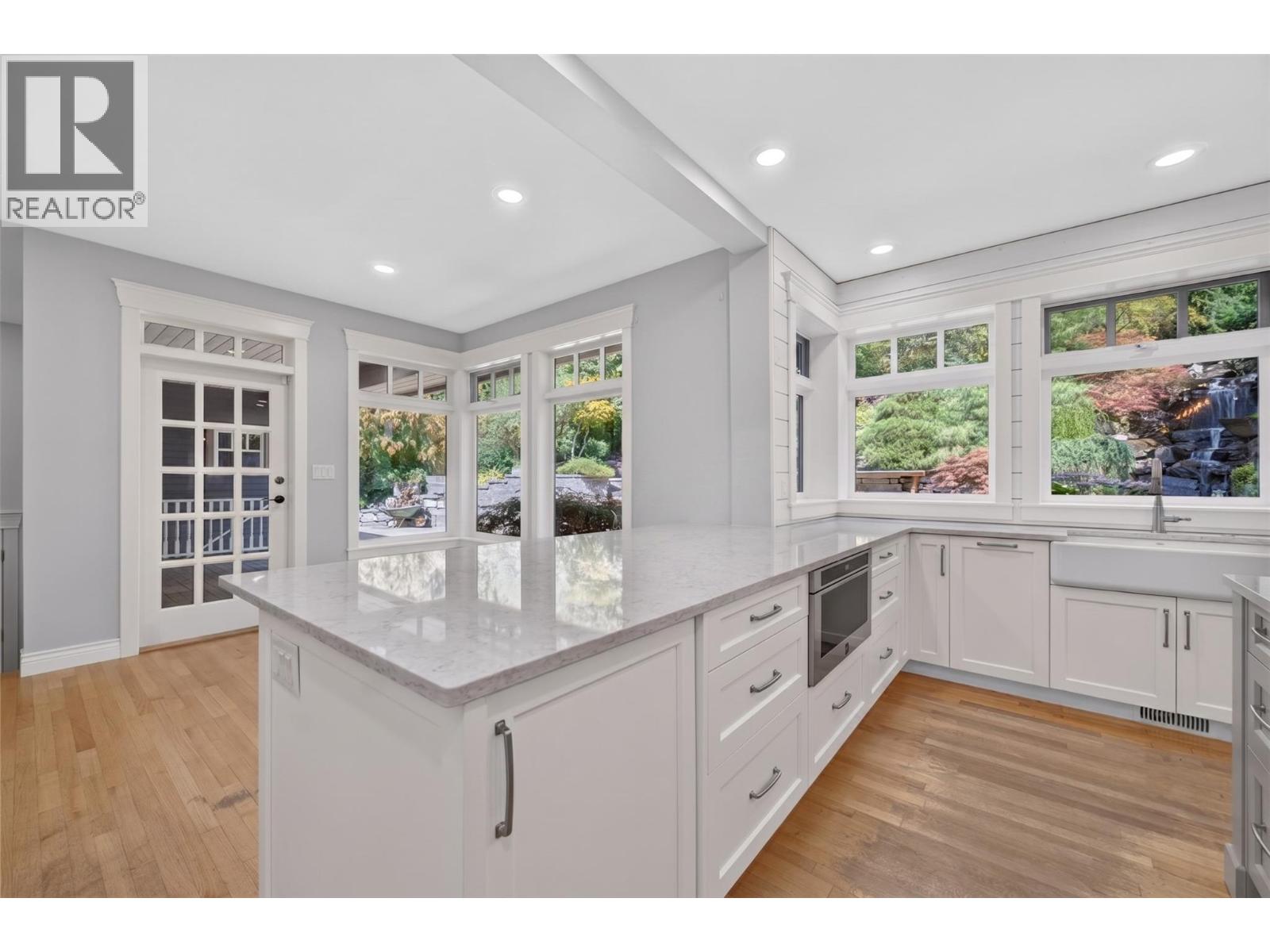 4940 16 Street NE - 20