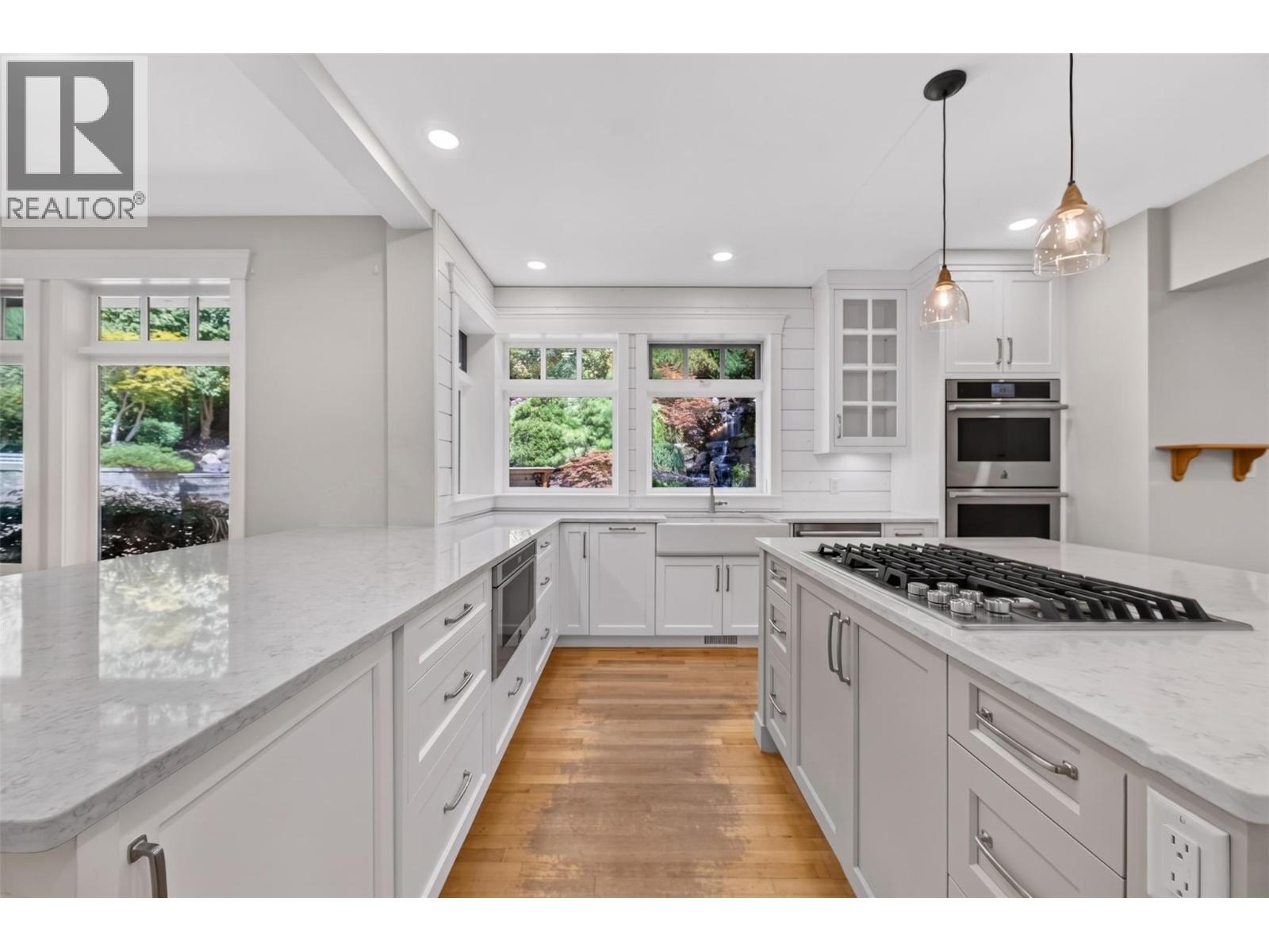 4940 16 Street NE - 13