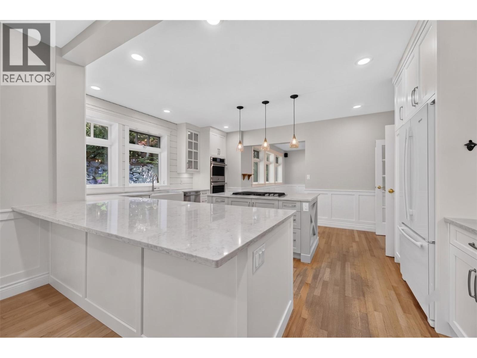 4940 16 Street NE - 18
