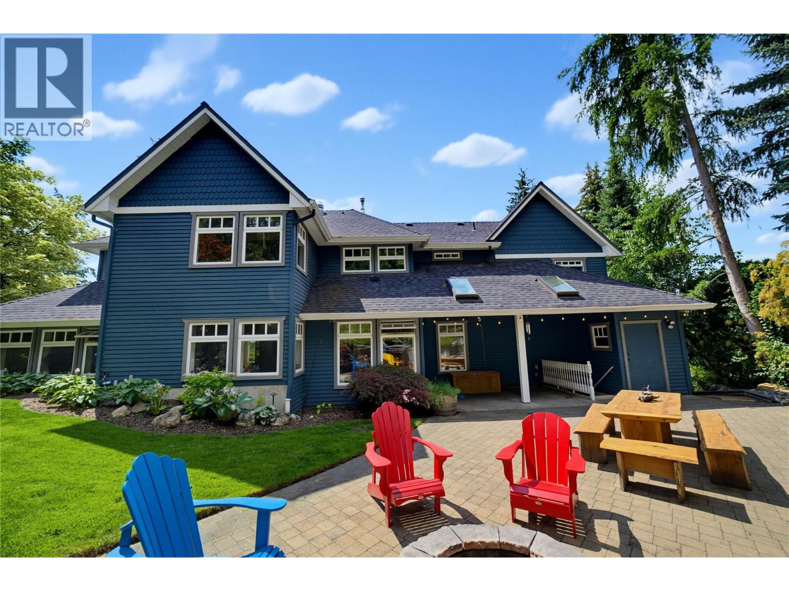 4940 16 Street NE - 9