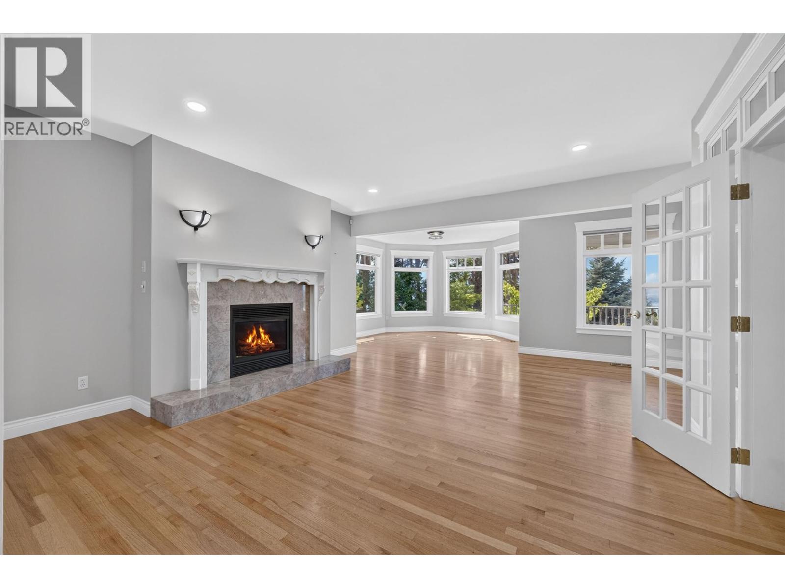 4940 16 Street NE - 24