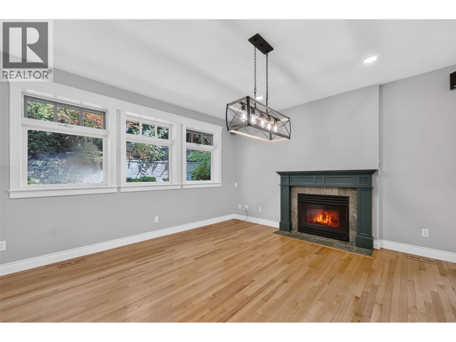 4940 16 Street NE - 34