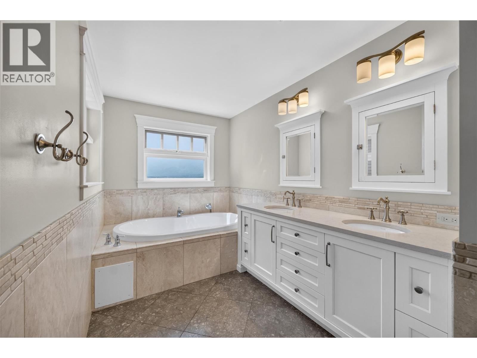 4940 16 Street NE - 45