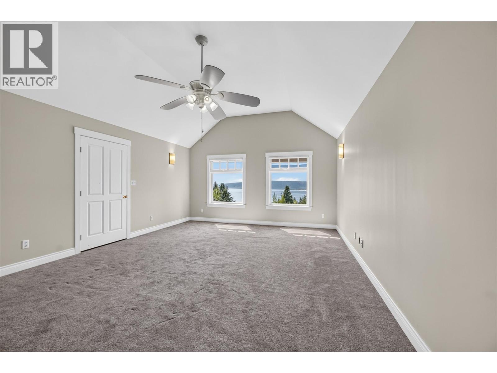 4940 16 Street NE - 49
