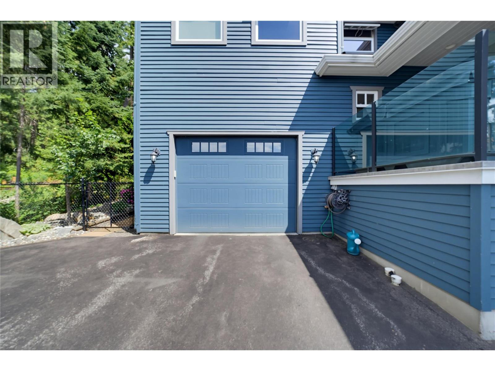 4940 16 Street NE - 84