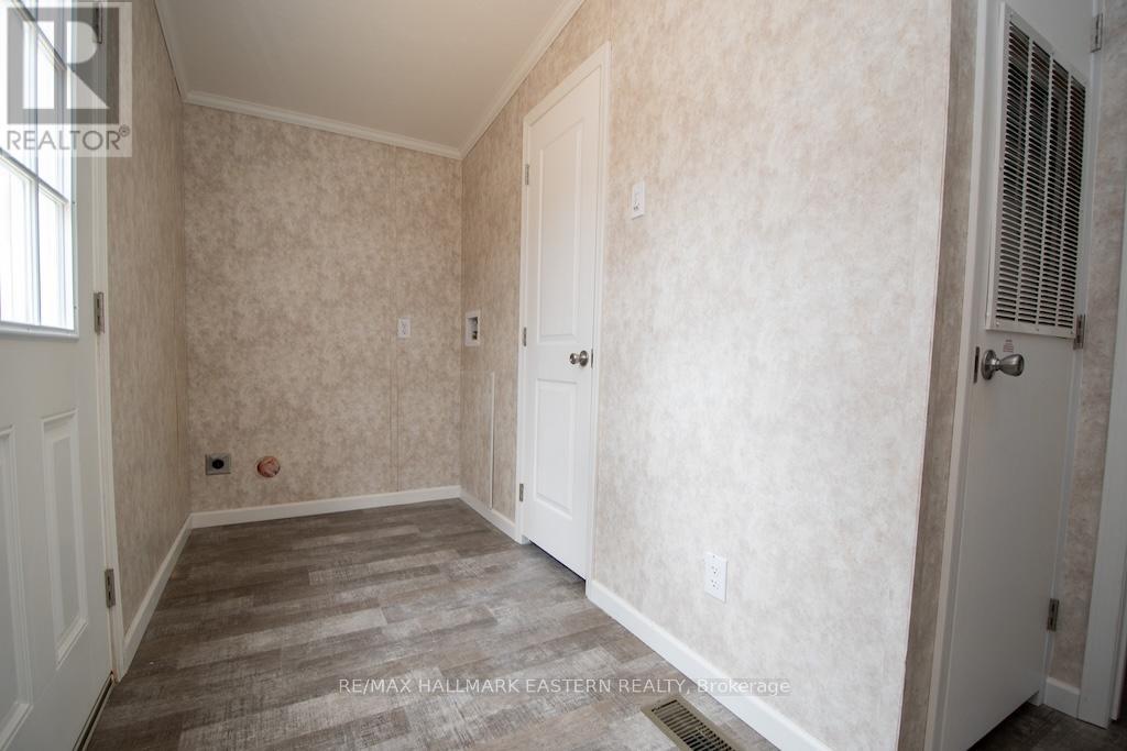 1864 LAKEHURST ROAD - 23