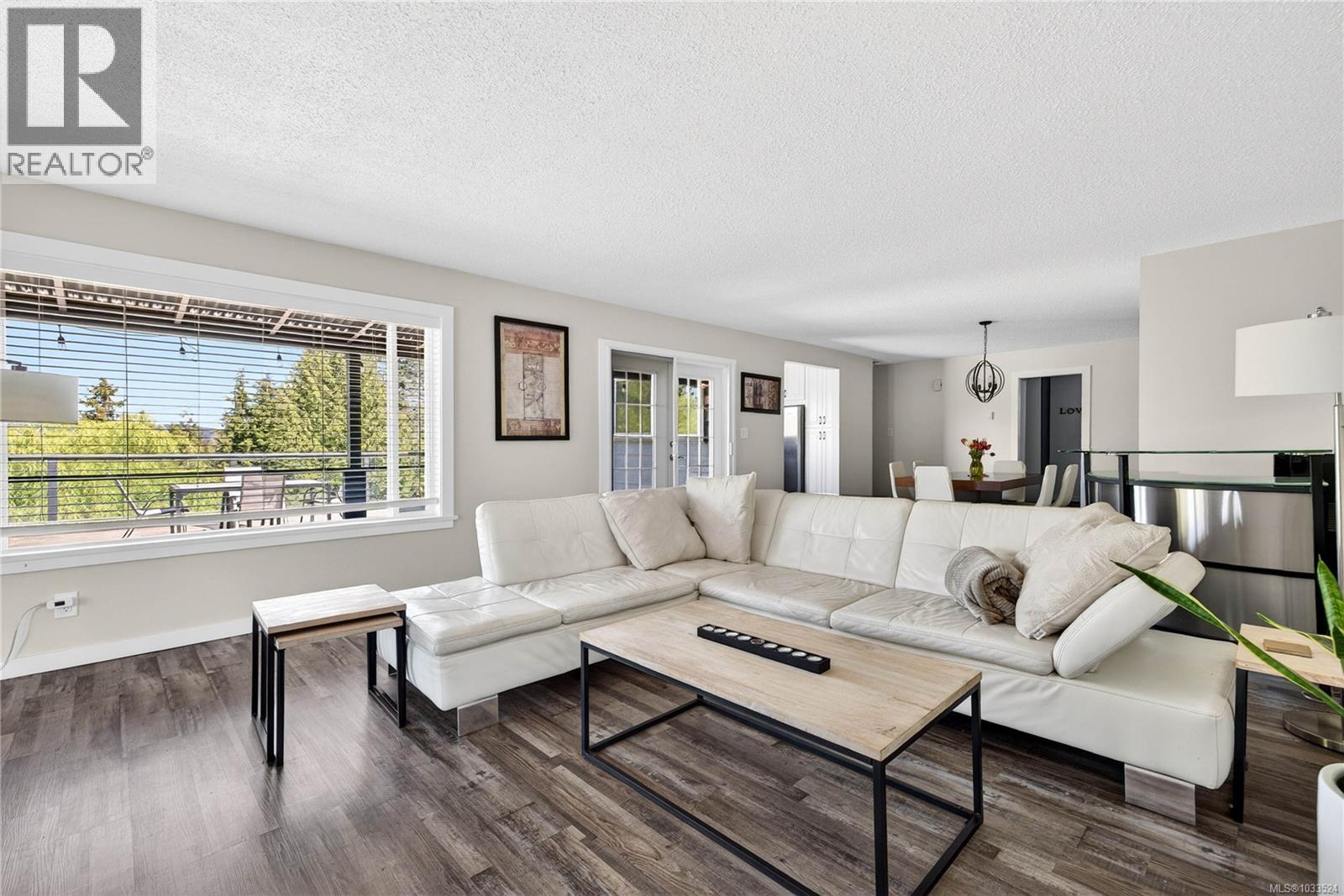 215 Maliview Dr - 2