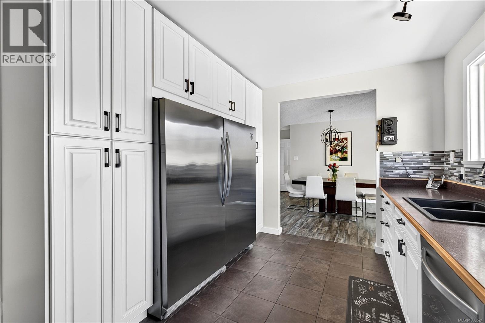215 Maliview Dr - Image 12