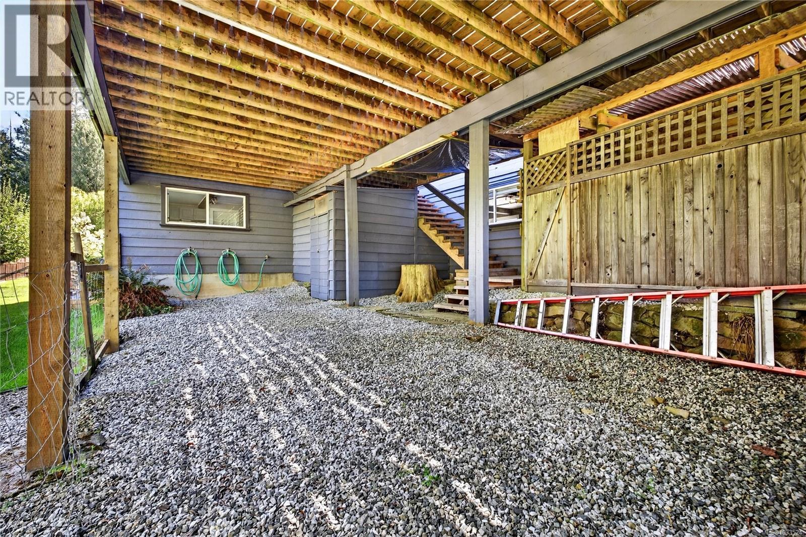 215 Maliview Dr - Image 31