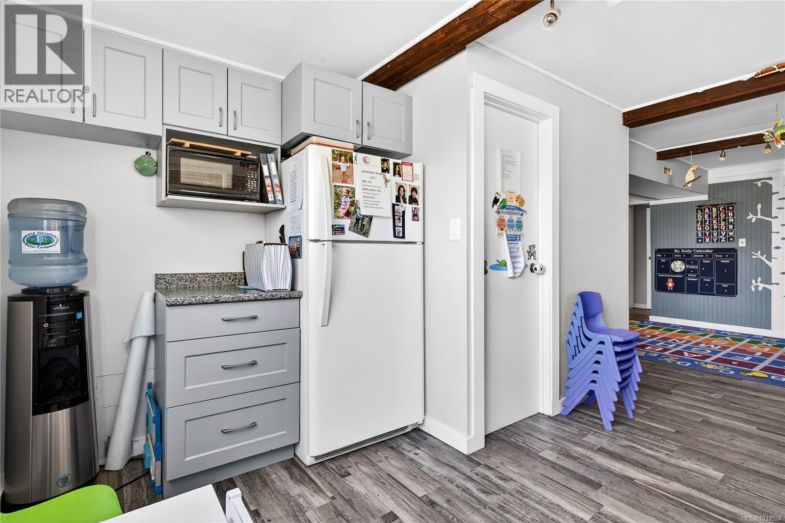 215 Maliview Dr - Image 50