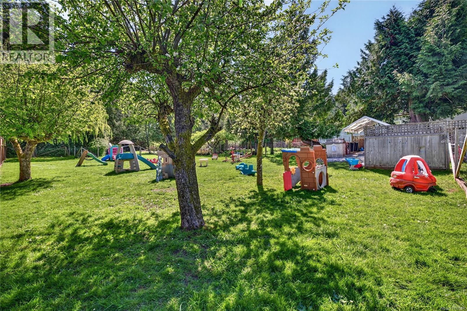 215 Maliview Dr - 34