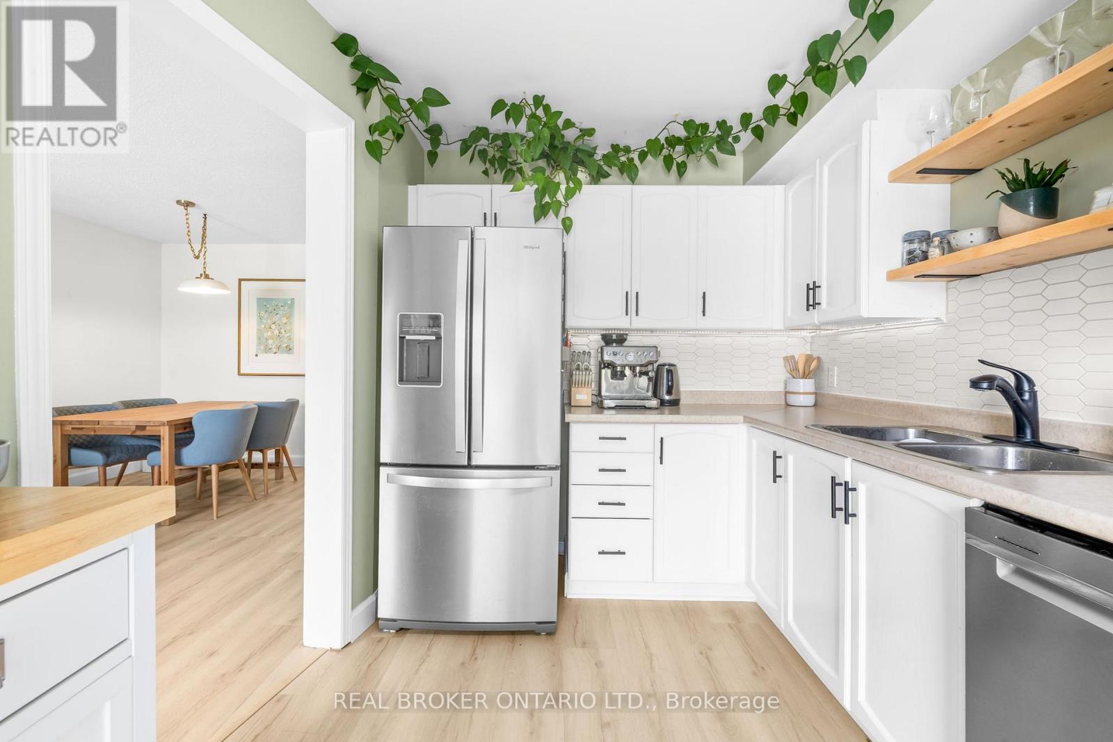 223 JAMIESON STREET - Image 17