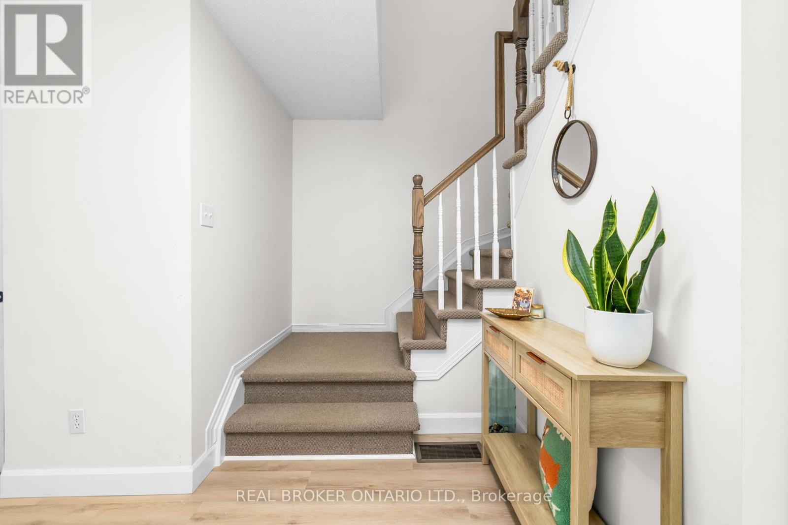223 JAMIESON STREET - Image 19