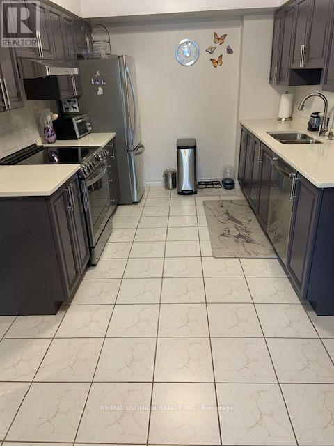 #808 8 COVINGTON ROAD - 18