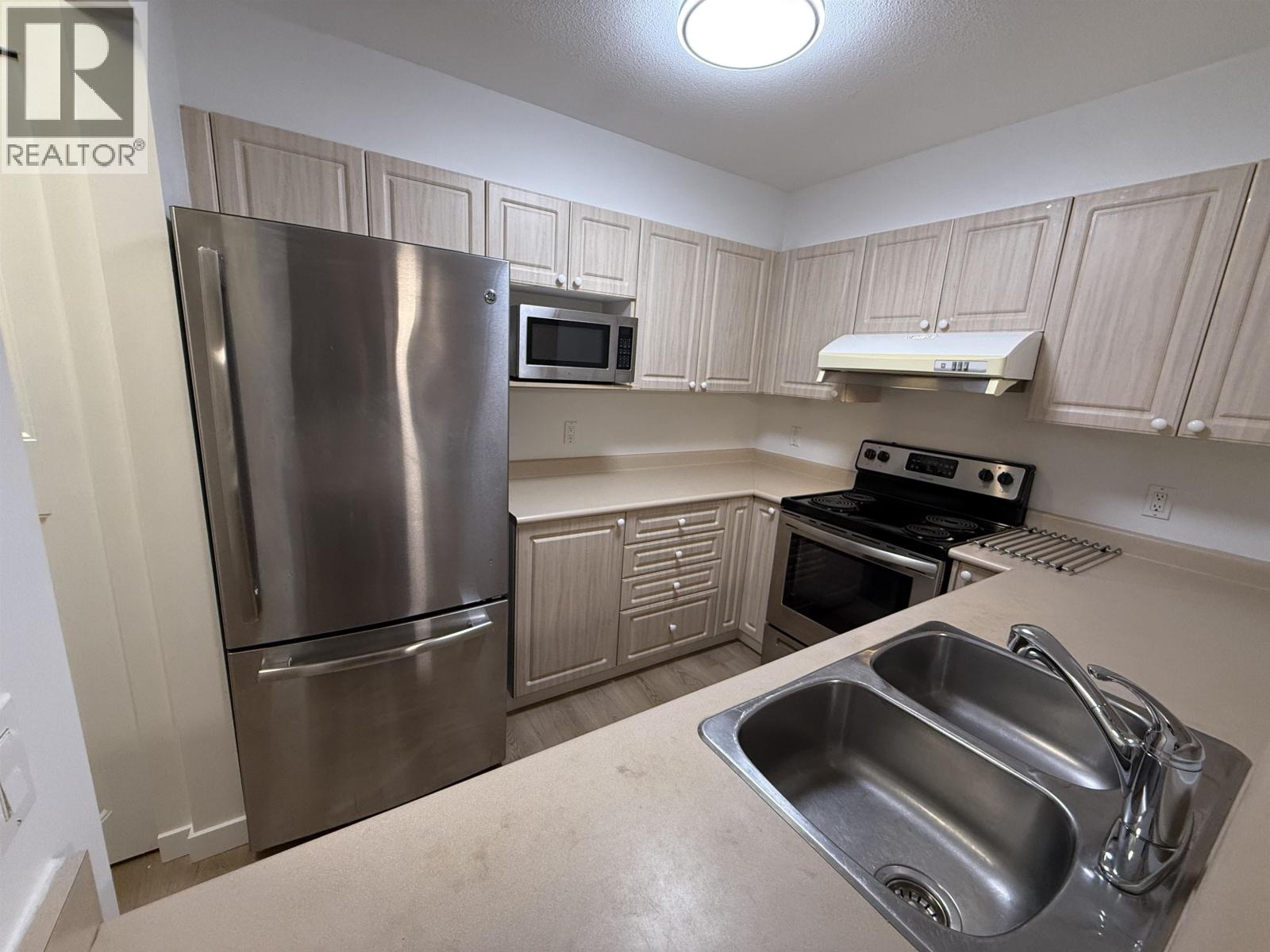 3 Bed, 3 Bath House for Rent in Vancouver – 57 3436 TERRA VITA PLACE, Vancouver – MLS# R3149919 - Image 9