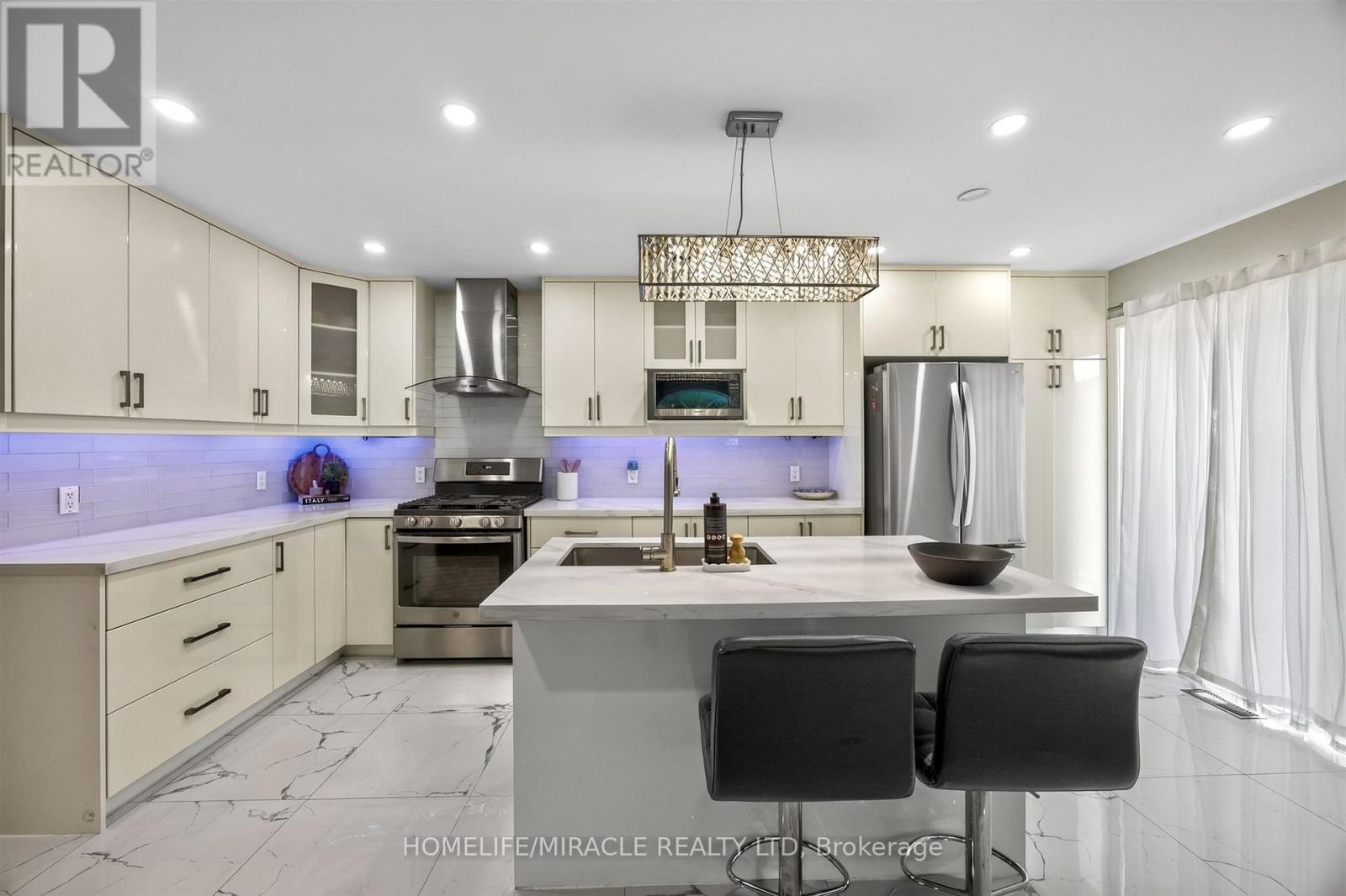 93 SCEPTER PLACE - 13