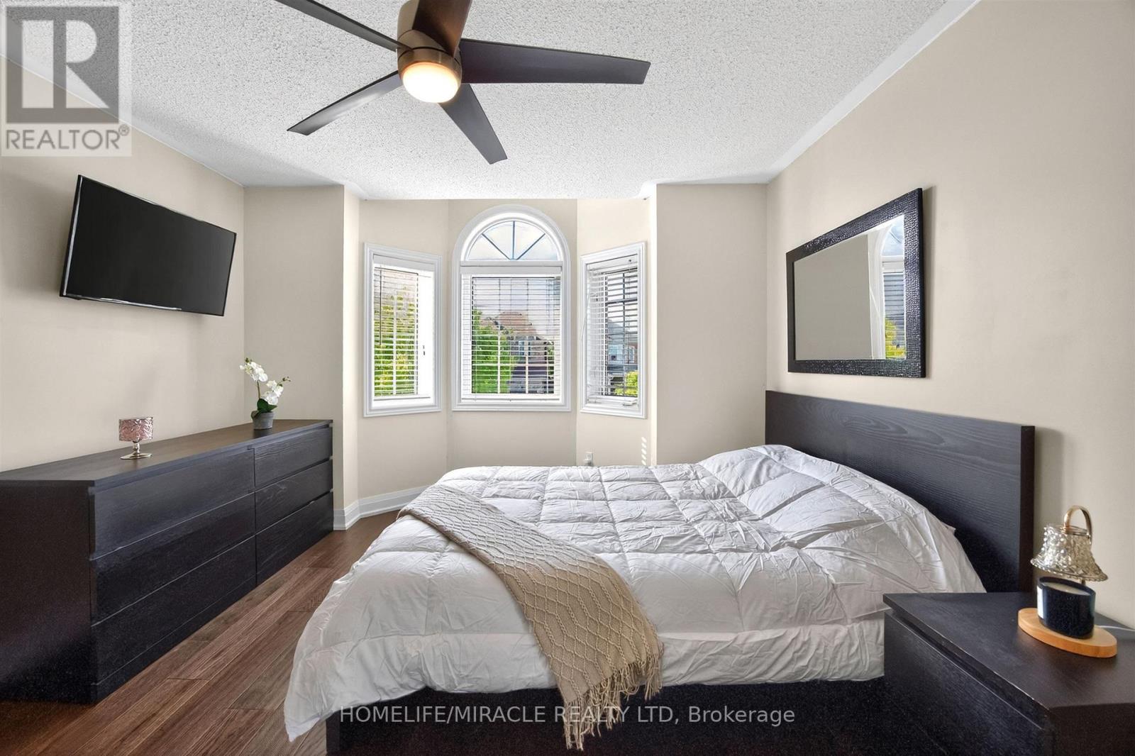 93 SCEPTER PLACE - Image 30