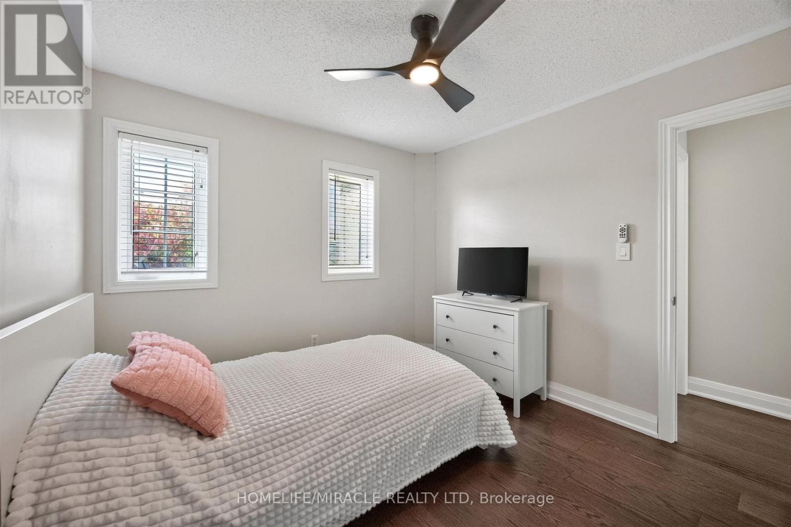93 SCEPTER PLACE - Image 31