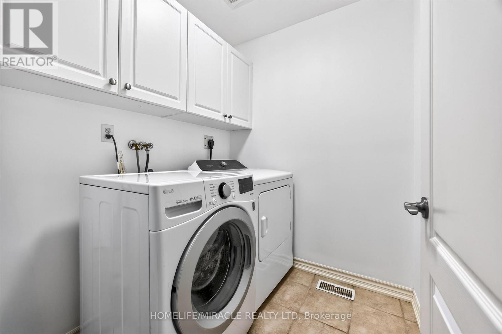 93 SCEPTER PLACE - 36