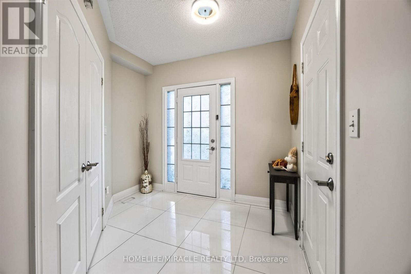 93 SCEPTER PLACE - 6