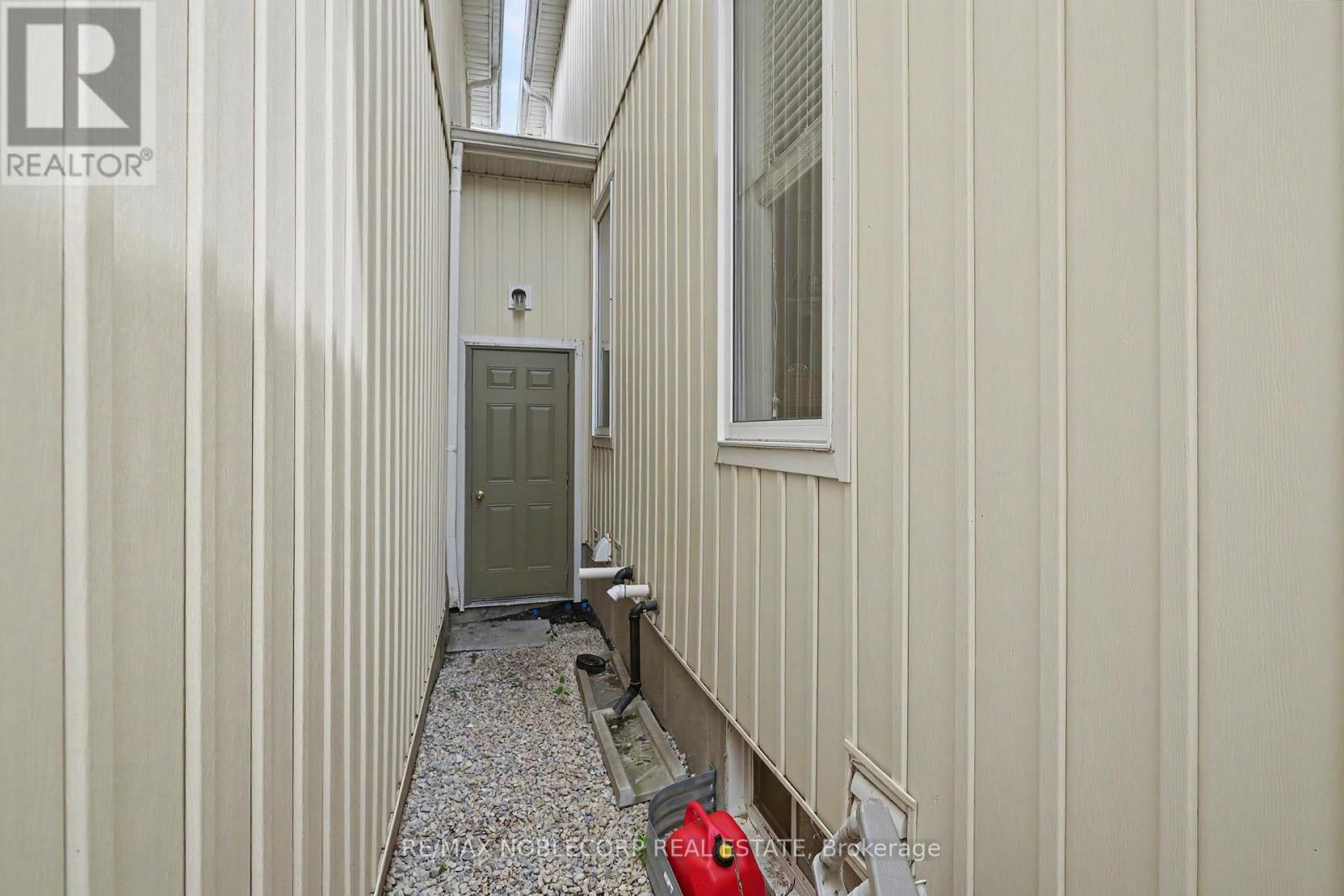 71 BLANCHARD CRESCENT - Image 35