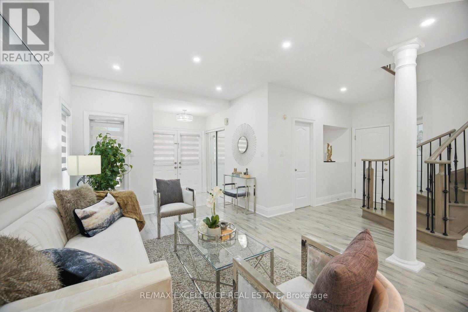 5 WHITEHOUSE CRESCENT - 7