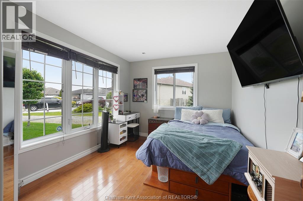 67 Azar AVENUE - 22
