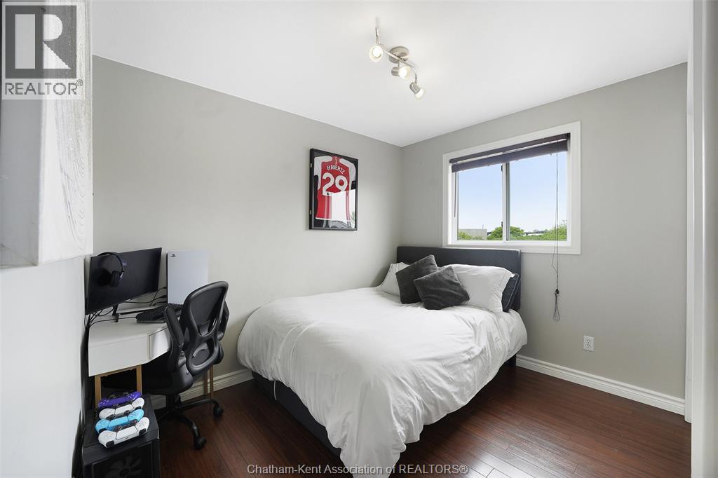 67 Azar AVENUE - 32