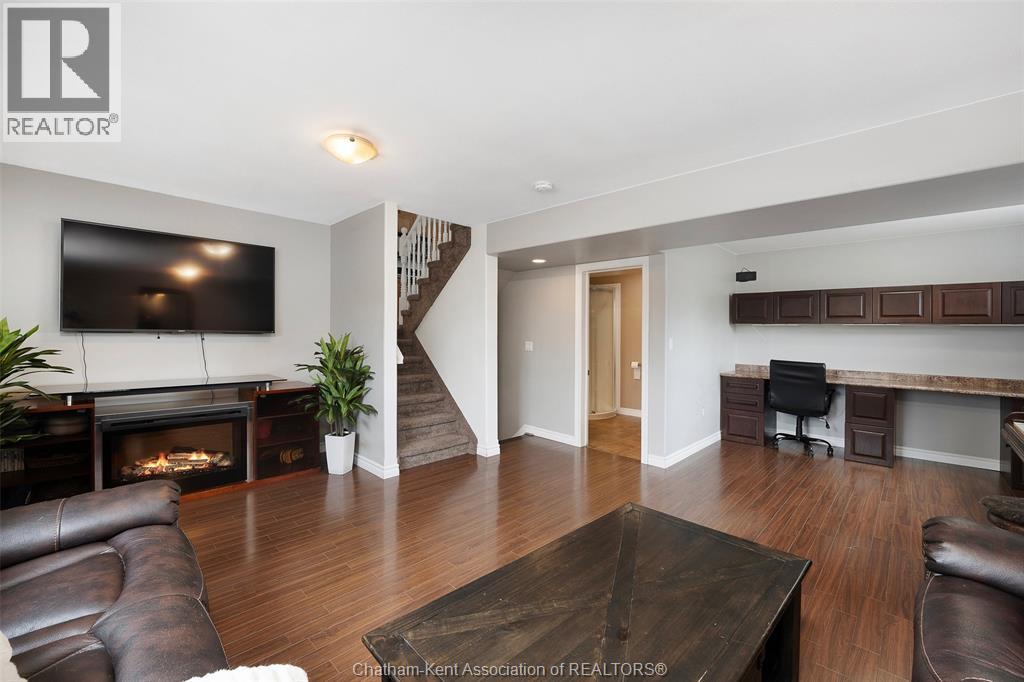 67 Azar AVENUE - 34