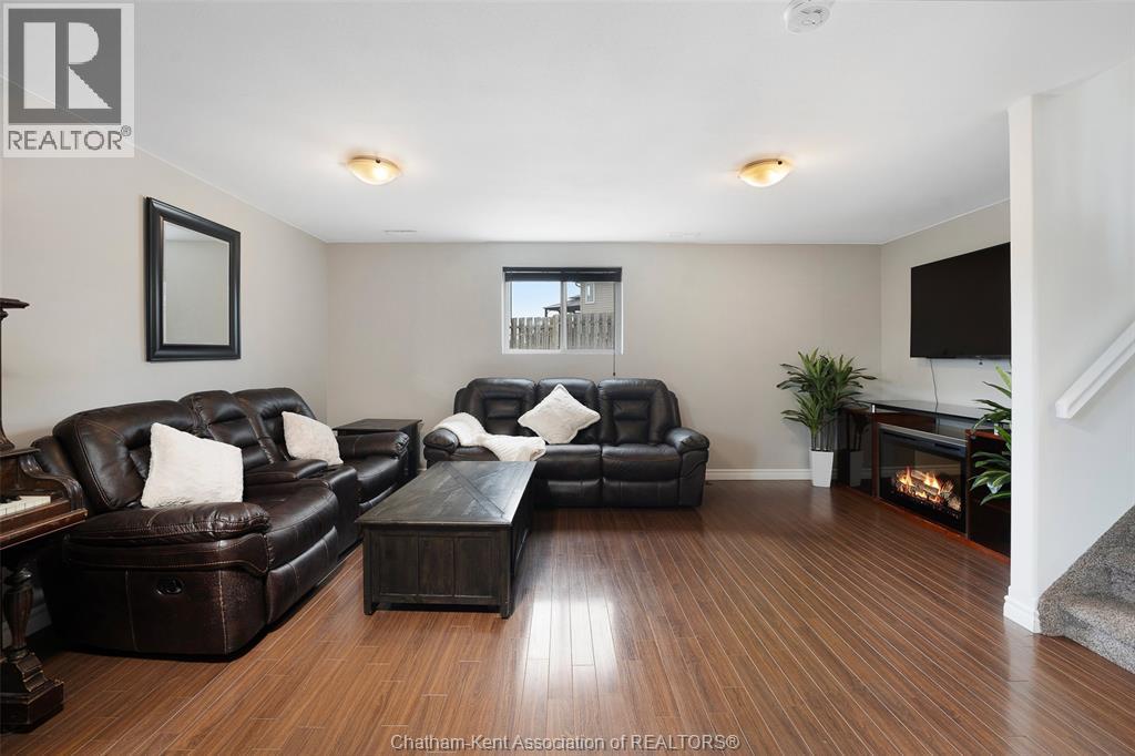 67 Azar AVENUE - 35