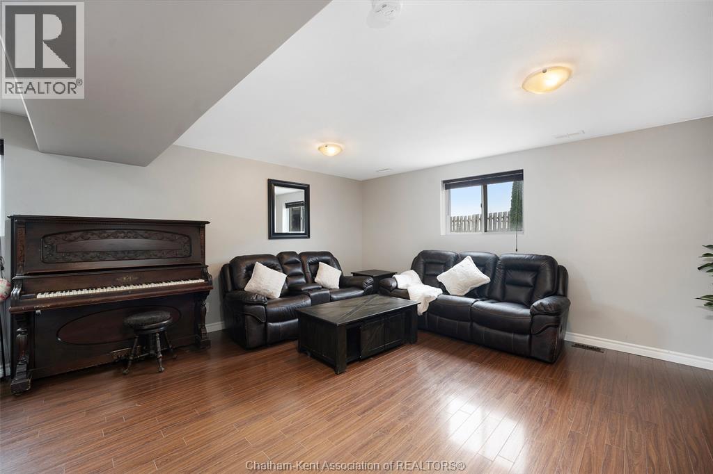 67 Azar AVENUE - 36