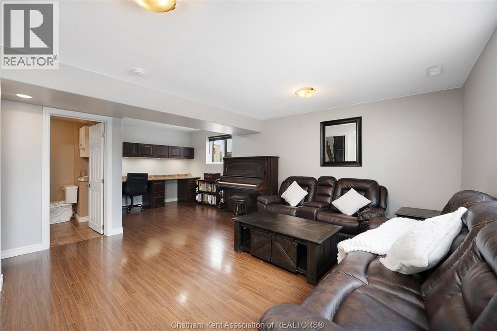 67 Azar AVENUE - 37