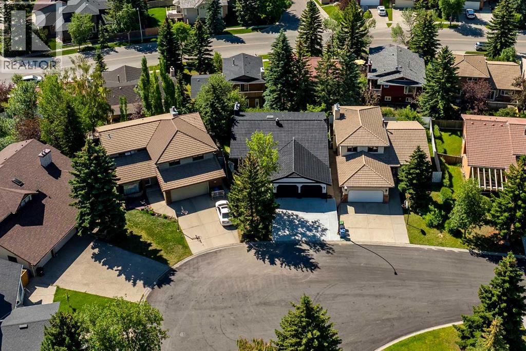 16 Edcath Mews NW, Edgemont, Calgary photo 3