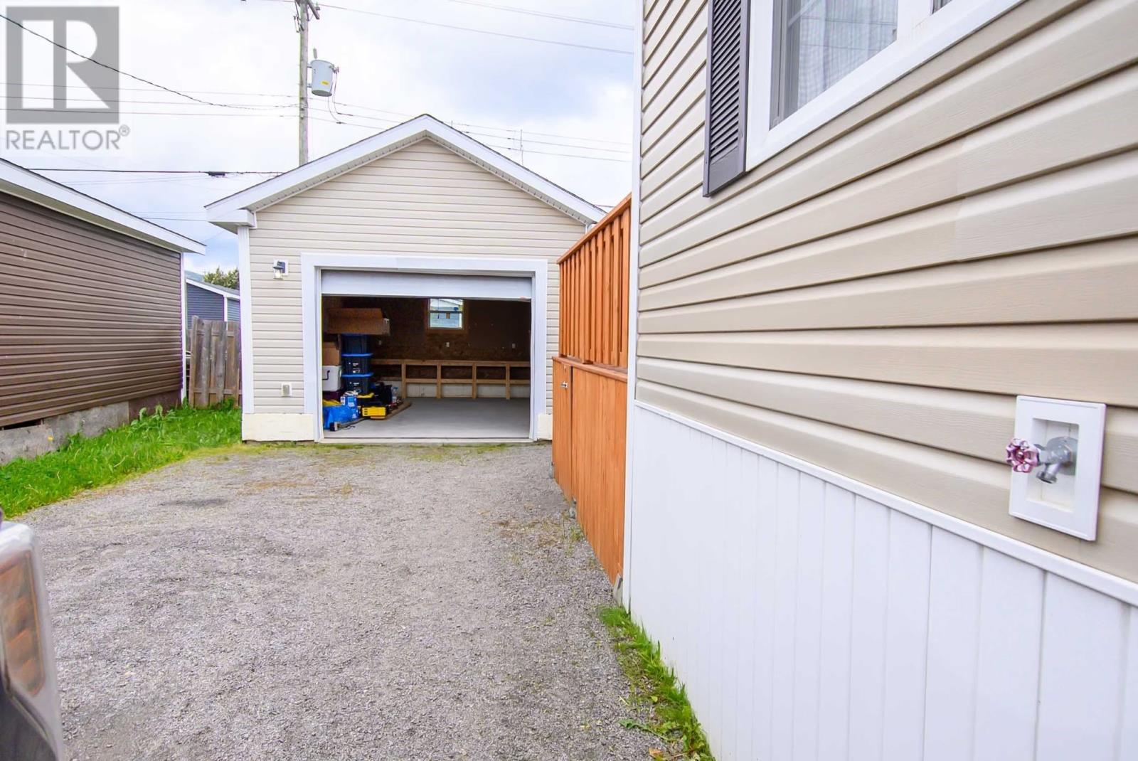 3059 Walsh River Road, Labrador City — photo 3